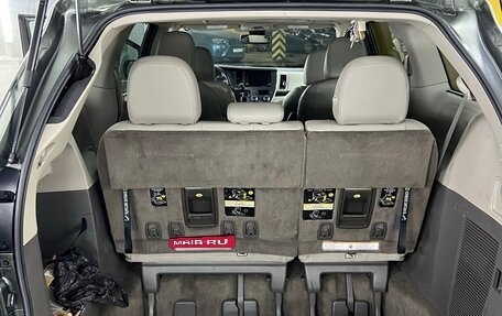 Toyota Sienna III, 2018 год, 3 000 000 рублей, 10 фотография