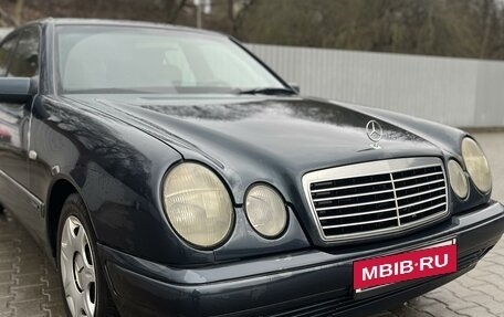 Mercedes-Benz E-Класс, 1997 год, 570 000 рублей, 2 фотография