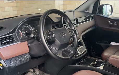 Hyundai Grand Starex Grand Starex I рестайлинг 2, 2019 год, 3 300 000 рублей, 3 фотография