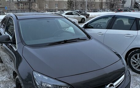 Opel Astra J, 2013 год, 1 000 000 рублей, 4 фотография
