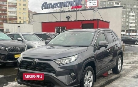 Toyota RAV4, 2019 год, 3 230 000 рублей, 2 фотография