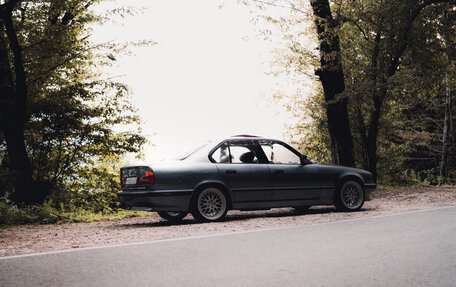 BMW 5 серия, 1988 год, 650 000 рублей, 2 фотография