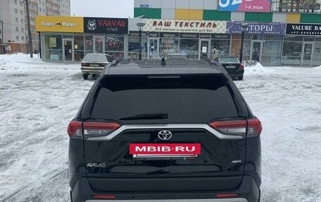 Toyota RAV4, 2019 год, 3 150 000 рублей, 4 фотография