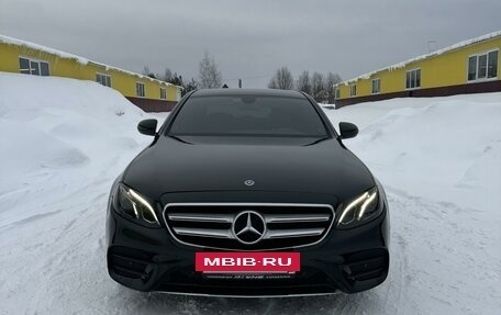 Mercedes-Benz E-Класс, 2019 год, 3 850 000 рублей, 4 фотография