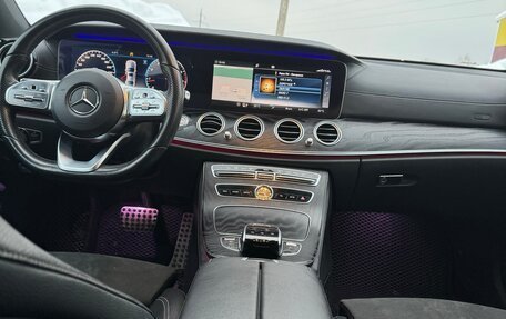Mercedes-Benz E-Класс, 2019 год, 3 850 000 рублей, 19 фотография
