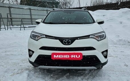 Toyota RAV4, 2018 год, 2 900 000 рублей, 11 фотография