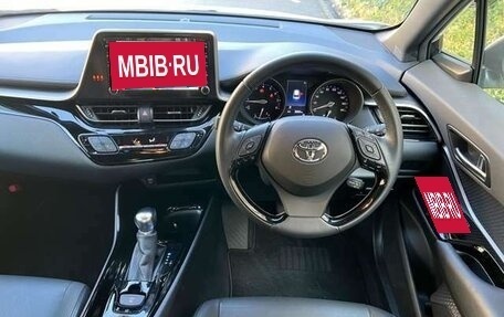 Toyota C-HR I рестайлинг, 2021 год, 1 415 000 рублей, 9 фотография