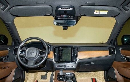 Volvo S90 II рестайлинг, 2021 год, 3 400 000 рублей, 11 фотография