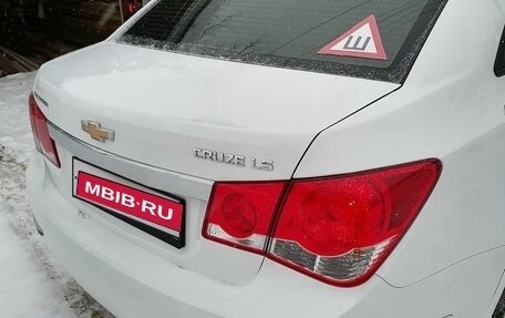 Chevrolet Cruze II, 2011 год, 870 000 рублей, 4 фотография