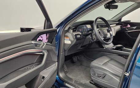 Audi e-tron Sportback I, 2022 год, 6 200 000 рублей, 10 фотография
