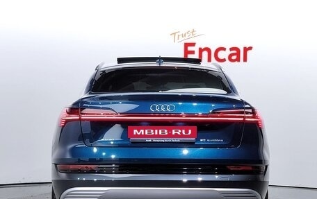 Audi e-tron Sportback I, 2022 год, 6 200 000 рублей, 4 фотография