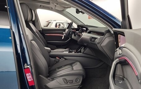 Audi e-tron Sportback I, 2022 год, 6 200 000 рублей, 12 фотография