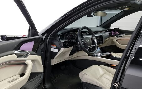 Audi e-tron I, 2022 год, 6 400 000 рублей, 7 фотография