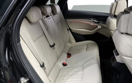 Audi e-tron I, 2022 год, 6 400 000 рублей, 9 фотография