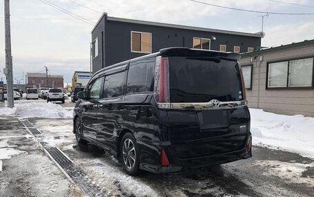 Toyota Noah III, 2019 год, 1 865 000 рублей, 4 фотография