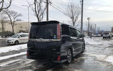 Toyota Noah III, 2019 год, 1 865 000 рублей, 6 фотография