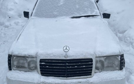 Mercedes-Benz W124, 1988 год, 135 000 рублей, 1 фотография