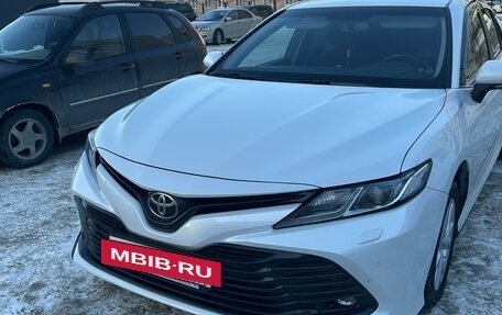 Toyota Camry, 2020 год, 3 290 000 рублей, 7 фотография