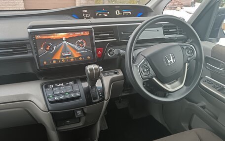 Honda Stepwgn IV, 2020 год, 2 200 000 рублей, 11 фотография