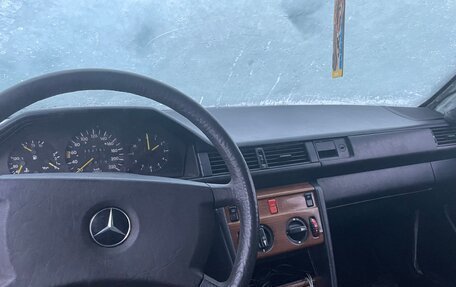 Mercedes-Benz W124, 1988 год, 135 000 рублей, 4 фотография