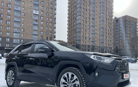 Toyota RAV4, 2020 год, 3 650 000 рублей, 9 фотография
