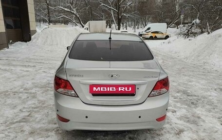 Hyundai Solaris II рестайлинг, 2013 год, 900 000 рублей, 4 фотография