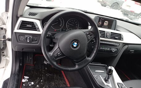 BMW 3 серия, 2015 год, 1 848 000 рублей, 13 фотография