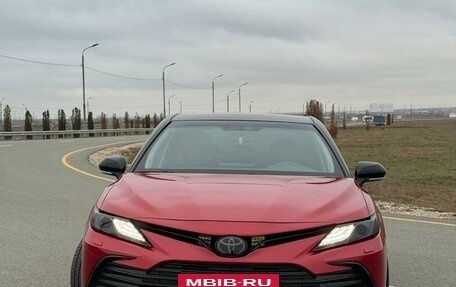 Toyota Camry, 2021 год, 3 870 000 рублей, 5 фотография