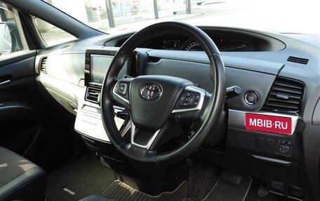 Toyota Estima III рестайлинг -2, 2018 год, 2 740 000 рублей, 10 фотография