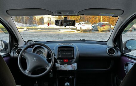 Peugeot 107 I рестайлинг, 2013 год, 649 000 рублей, 5 фотография