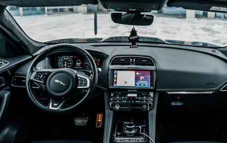 Jaguar F-Pace, 2019 год, 3 750 000 рублей, 14 фотография