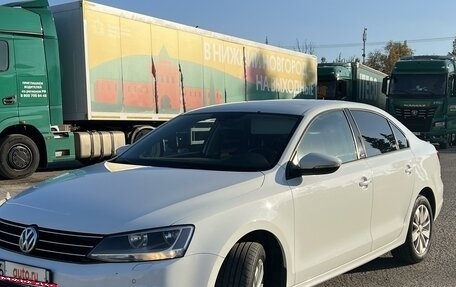 Volkswagen Jetta VI, 2016 год, 1 350 000 рублей, 3 фотография