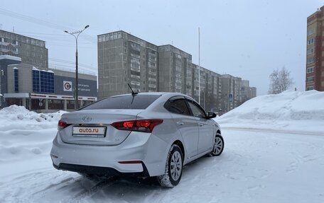 Hyundai Solaris II рестайлинг, 2019 год, 1 750 000 рублей, 4 фотография