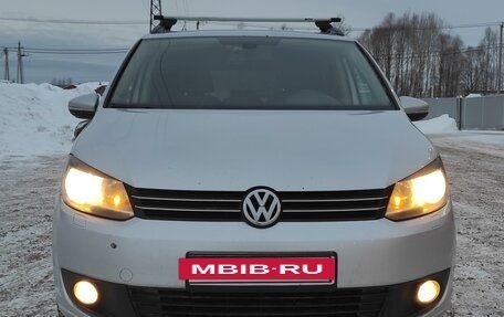Volkswagen Touran III, 2012 год, 1 250 000 рублей, 2 фотография