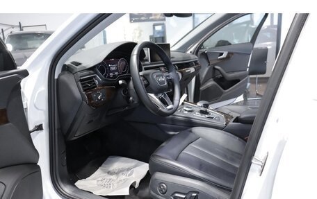 Audi A4, 2019 год, 4 100 000 рублей, 6 фотография