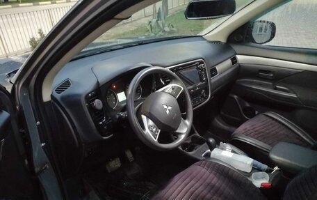 Mitsubishi Outlander III рестайлинг 3, 2012 год, 1 500 000 рублей, 7 фотография
