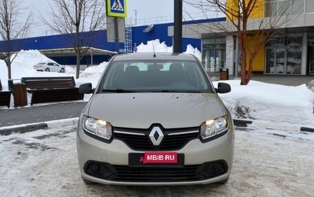 Renault Logan II, 2018 год, 943 000 рублей, 3 фотография