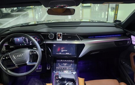 Audi e-tron Sportback I, 2022 год, 6 300 000 рублей, 9 фотография