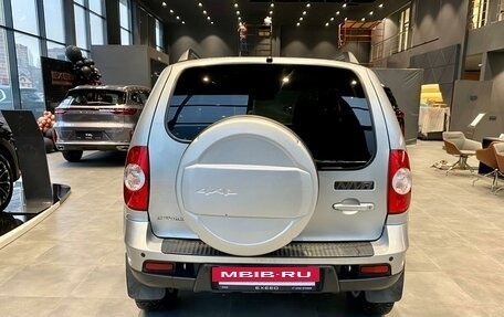 Chevrolet Niva I рестайлинг, 2018 год, 989 000 рублей, 4 фотография
