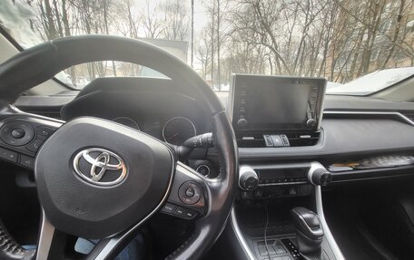 Toyota RAV4, 2019 год, 3 200 000 рублей, 8 фотография