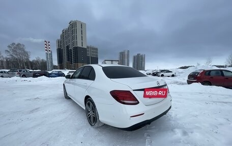Mercedes-Benz E-Класс, 2019 год, 3 950 000 рублей, 3 фотография