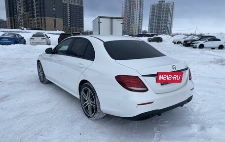Mercedes-Benz E-Класс, 2019 год, 3 950 000 рублей, 5 фотография