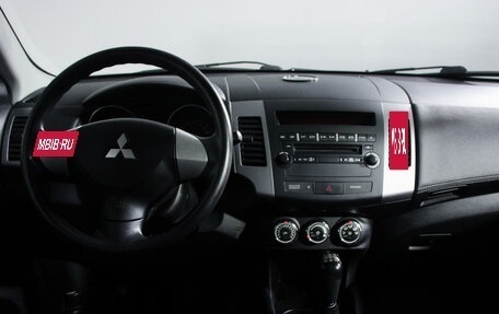 Mitsubishi Outlander III рестайлинг 3, 2011 год, 1 250 000 рублей, 12 фотография