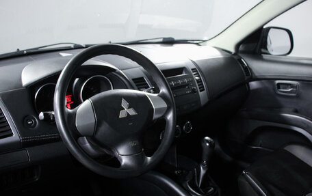 Mitsubishi Outlander III рестайлинг 3, 2011 год, 1 250 000 рублей, 14 фотография