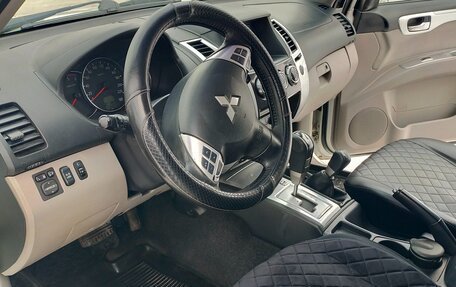 Mitsubishi Pajero Sport II рестайлинг, 2013 год, 1 870 000 рублей, 15 фотография