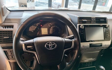 Toyota Land Cruiser Prado 150 рестайлинг 2, 2018 год, 4 990 000 рублей, 13 фотография