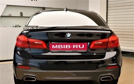 BMW 5 серия, 2019 год, 3 799 900 рублей, 4 фотография