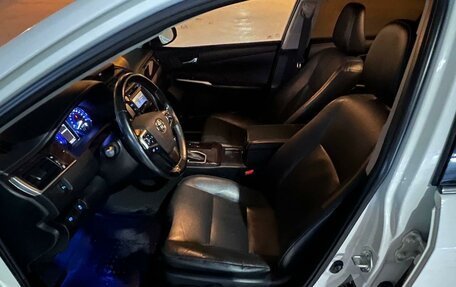 Toyota Camry, 2017 год, 2 250 000 рублей, 13 фотография