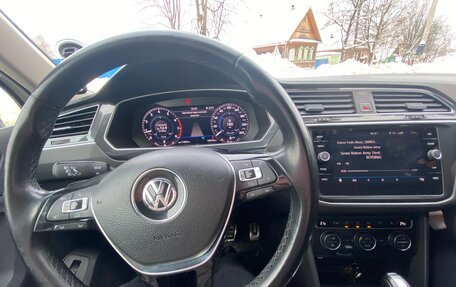 Volkswagen Tiguan II, 2018 год, 2 200 000 рублей, 5 фотография