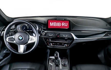 BMW 5 серия, 2017 год, 2 657 000 рублей, 13 фотография